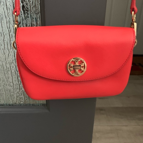 Tory Burch Handbags - Excellent condition TORY BURCH crossbody bag